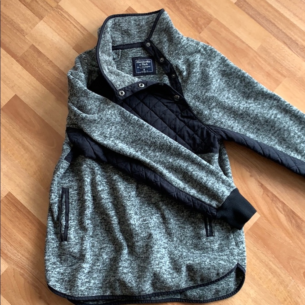 3/4 button Abercrombie grey sweater